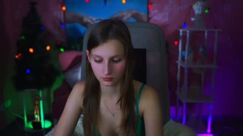 Ella online show from January 7, 2:51 pm