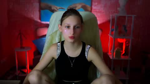 Ella online show from January 27, 9:34 am