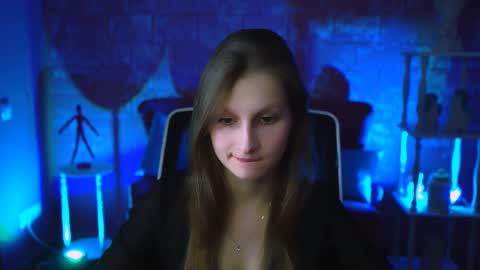 Ella online show from February 21, 3:43 pm