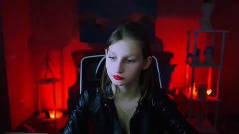 Ella online show from February 22, 9:45 am