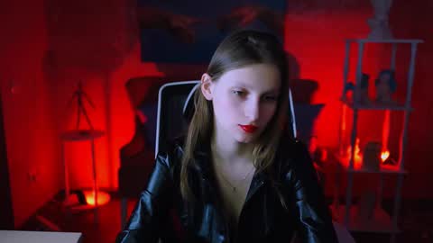 Ella online show from February 22, 1:02 pm