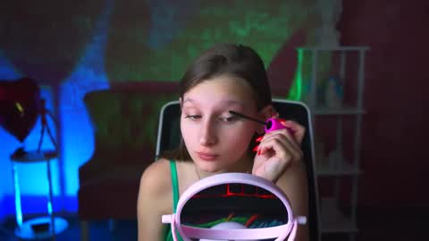 Ella online show from March 1, 9:18 am