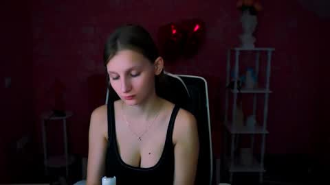 Ella online show from March 9, 7:12 am