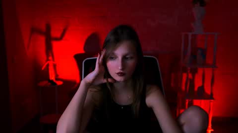 Ella online show from March 12, 1:51 pm