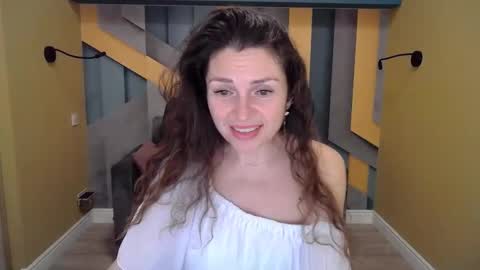 EllaLongs online show from December 15, 4:04 pm