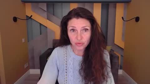 EllaLongs online show from April 29, 5:30 pm