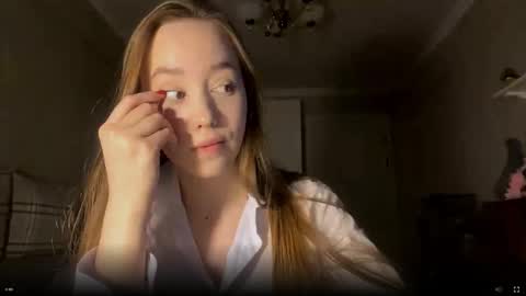 Ella online show from October 12, 6:29 pm