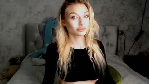 Snapshot of ellamilla chatting on June 9, 12:50 pm ellamilla online show from June 9, 12:50 pm