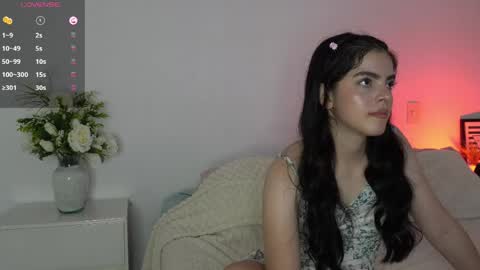 Snapshot of ellarose_xo chatting on May 28, 8:06 pm Ella Rose online show from May 28, 8:06 pm