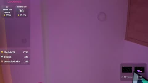 Snapshot of ellathorne chatting on December 7, 1:25 am EllaThorne online show from December 7, 1:25 am