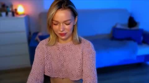 Snapshot of ellatwox chatting on November 12, 5:41 am Ella online show from November 12, 5:41 am