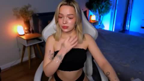 Ella online show from January 10, 5:42 am