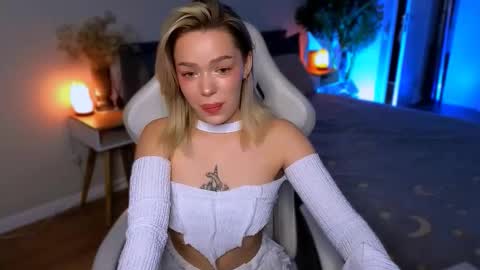 Ella online show from January 14, 5:57 am