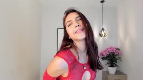 Snapshot of elle_argent chatting on June 25, 8:46 pm Eliana online show from June 25, 8:46 pm