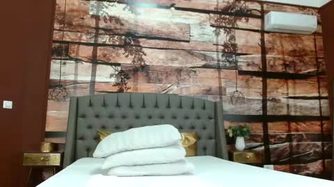 Snapshot of elle_luv chatting on February 25, 6:36 am Elle online show from February 25, 6:36 am