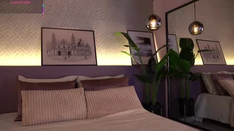 Elle Diane online show from May 2, 10:26 pm