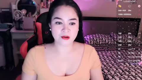 Snapshot of elleelle123 chatting on December 1, 12:54 pm Ann online show from December 1, 12:54 pm