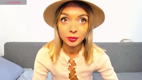 ellen_flow online show from October 31, 11:39 pm