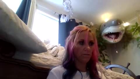 Snapshot of ellenv chatting on December 5, 7:38 pm ElleNV online show from December 5, 7:38 pm