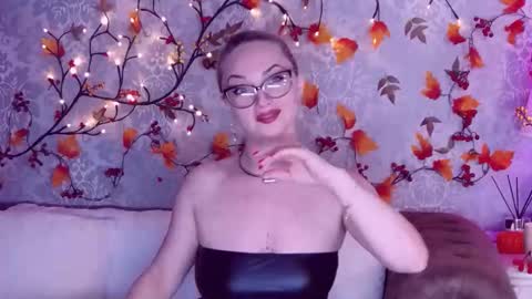 Elliana online show from October 15, 5:18 am