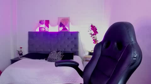  Ellie   online show from December 19, 3:30 pm