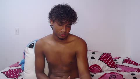 Snapshot of ellie_andy19 chatting on January 9, 6:59 am kev dani online show from January 9, 6:59 am