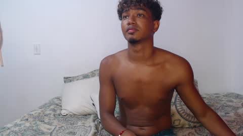 Snapshot of ellie_andy19 chatting on January 24, 7:41 am kev dani online show from January 24, 7:41 am