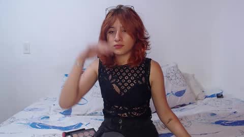 Snapshot of ellie_andy19 chatting on February 3, 3:42 am kev dani online show from February 3, 3:42 am