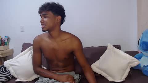 Snapshot of ellie_andy19 chatting on February 17, 3:15 am kev dani online show from February 17, 3:15 am