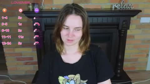 Snapshot of ellie_babyy chatting on May 17, 8:16 pm Ellie online show from May 17, 8:16 pm