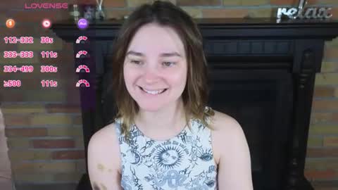 Snapshot of ellie_babyy chatting on May 30, 8:22 am Ellie online show from May 30, 8:22 am