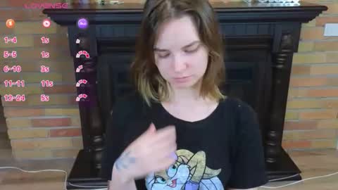 Snapshot of ellie_babyy chatting on June 9, 2:06 pm Ellie online show from June 9, 2:06 pm