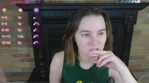 Snapshot of ellie_babyy chatting on June 22, 7:05 am Ellie online show from June 22, 7:05 am