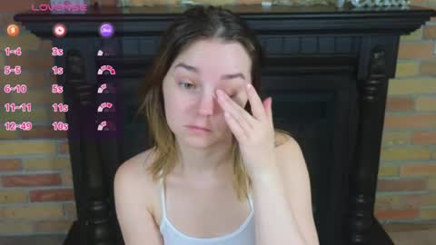 Snapshot of ellie_babyy chatting on June 30, 8:37 am Ellie online show from June 30, 8:37 am
