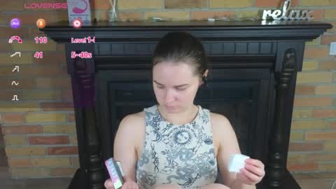 Snapshot of ellie_babyy chatting on July 1, 9:44 am Ellie online show from July 1, 9:44 am
