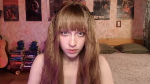 ellie_friendly online show from June 9, 12:33 am