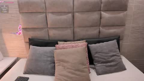 Snapshot of ellieadeline chatting on July 13, 3:53 am ellieadeline online show from July 13, 3:53 am