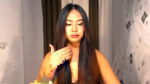 ellie online show from December 14, 5:40 pm