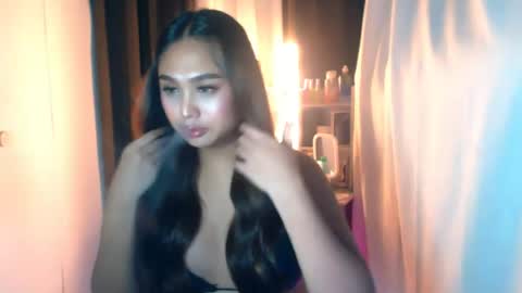 Snapshot of elliecummers chatting on July 28, 3:32 pm ellie online show from July 28, 3:32 pm