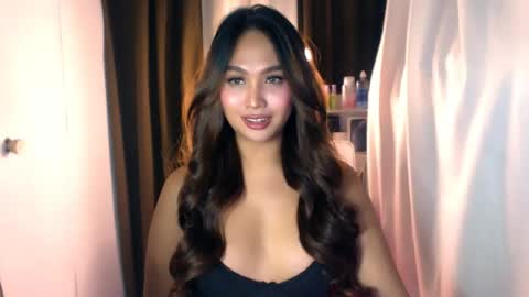 Snapshot of elliecummers chatting on August 1, 8:08 pm ellie online show from August 1, 8:08 pm