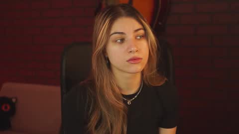 elliecutes online show from February 7, 8:33 am