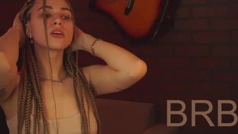 elliecutes online show from February 10, 9:47 am