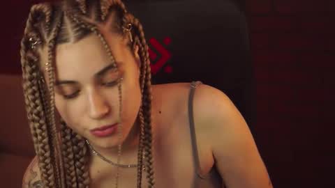 elliecutes online show from February 10, 12:50 pm