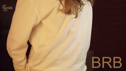 elliecutes online show from February 20, 11:31 am