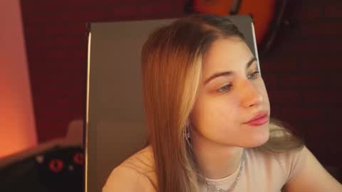 elliecutes online show from February 22, 8:18 am