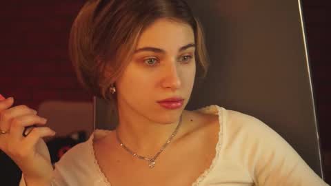 elliecutes online show from February 26, 5:20 am