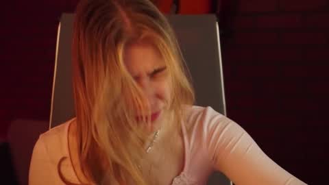 elliecutes online show from March 9, 5:22 am