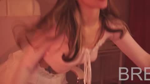 elliecutes online show from March 11, 4:43 am