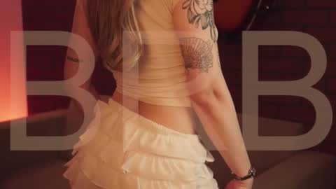 elliecutes online show from November 30, 8:29 am