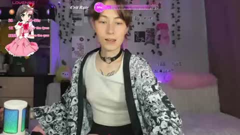 Snapshot of elliefromthemoon chatting on July 13, 10:07 am Ellie online show from July 13, 10:07 am